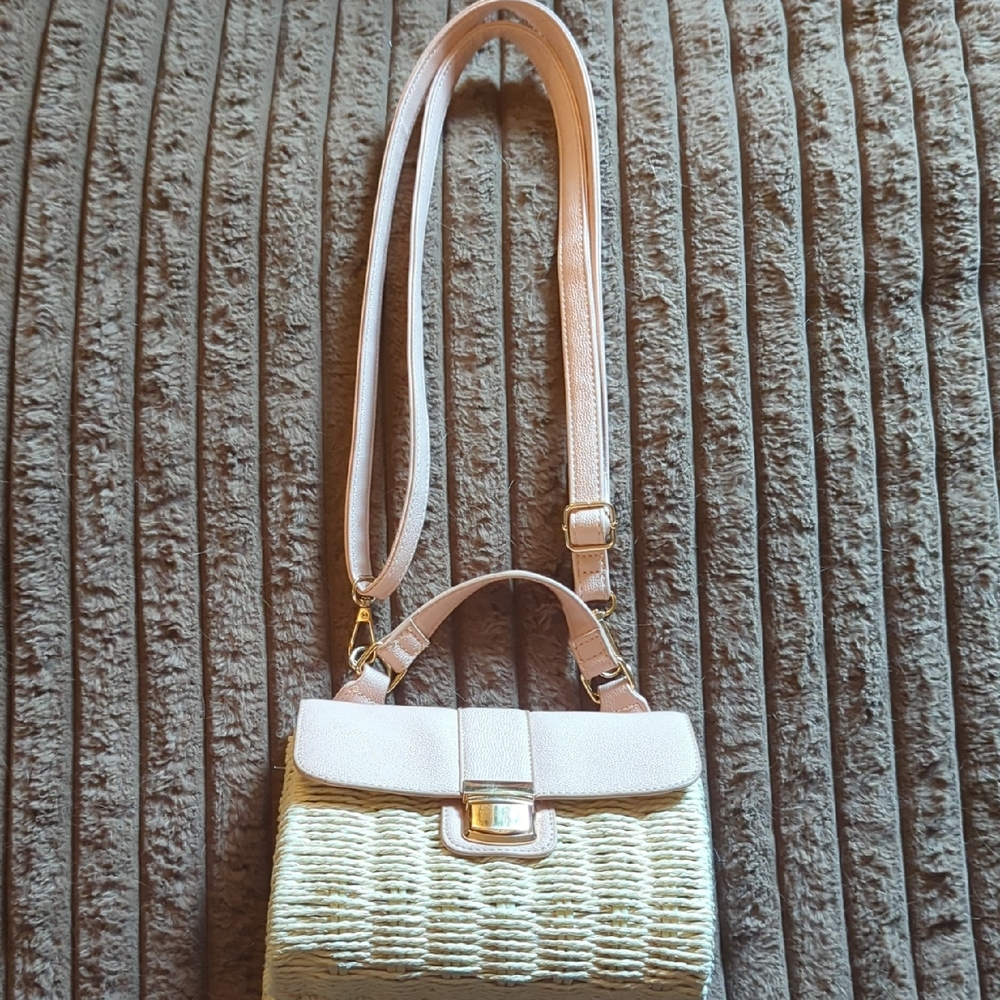 Chic Woven Crossbody Bag in Tan and Cream